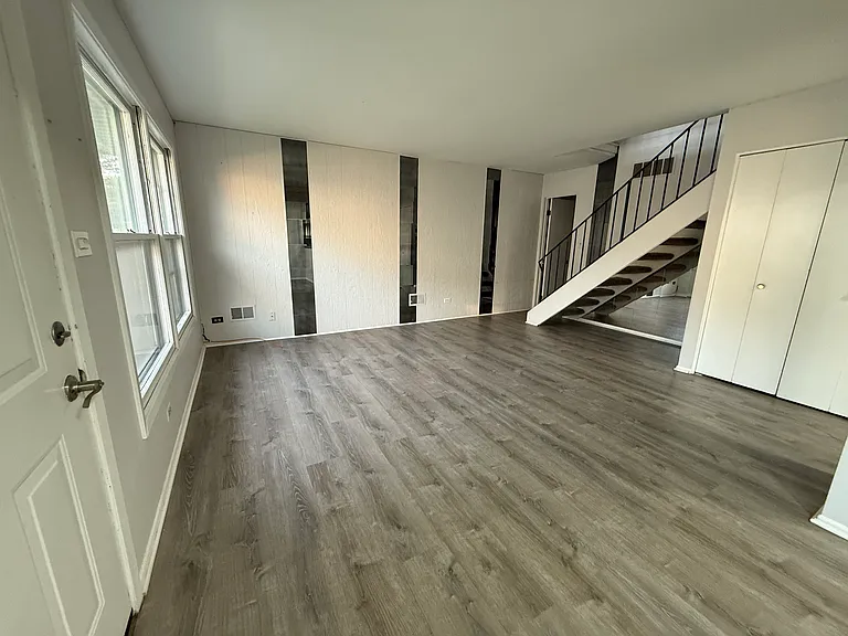 1990 Hancock Dr — Photo 3