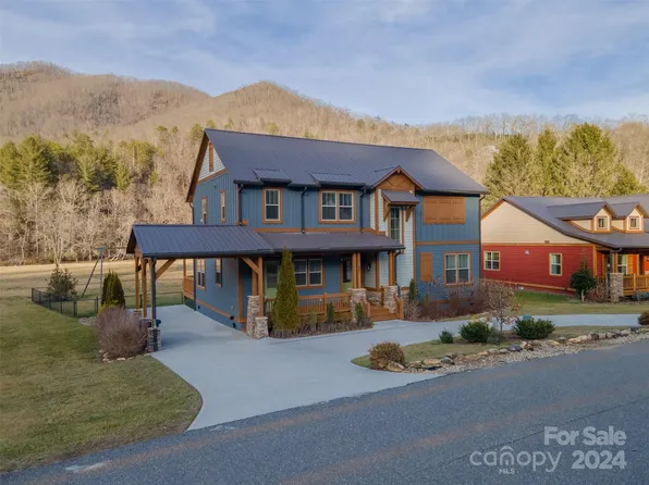 31 S Sundrops Trl, Cullowhee, NC 28723