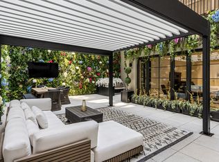 225 W 17th St #2B, New York, NY 10011