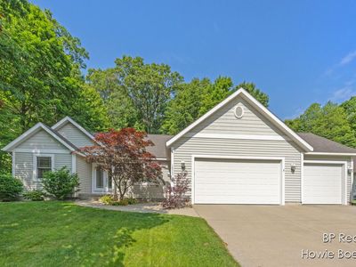 18063 Woodland Trl, Spring Lake, MI, 49456