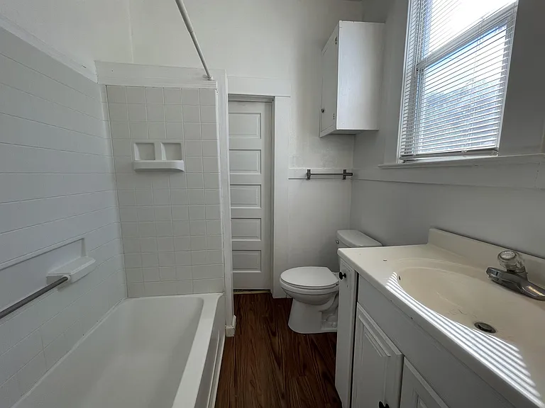 960 Salem St #B — Photo 8