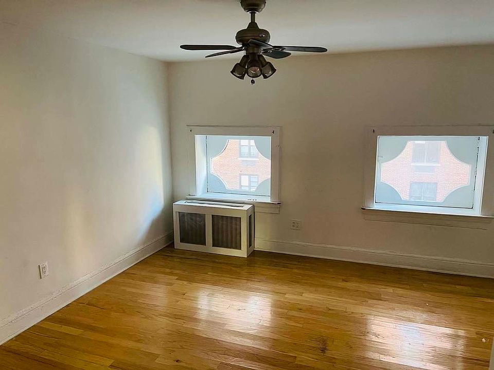 1st image of 215 W 70th St #7