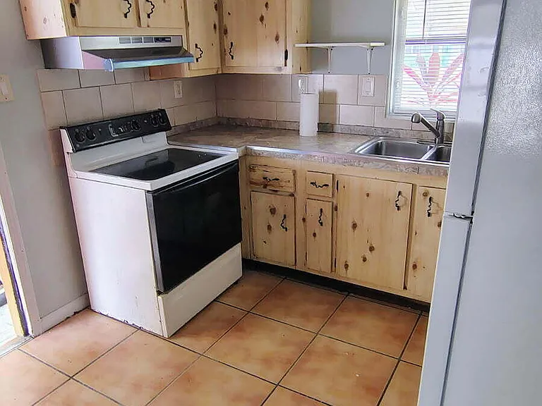 1231 N F St #1 — Photo 4