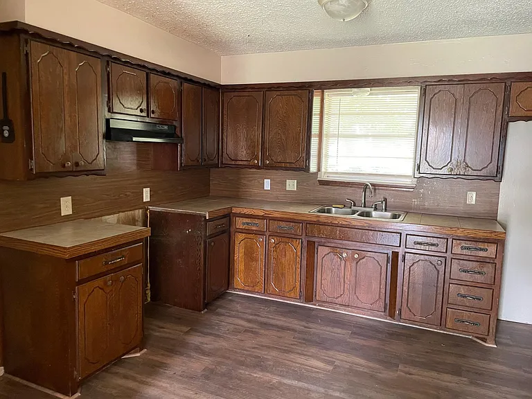 307 E Louisiana Dr — Photo 4