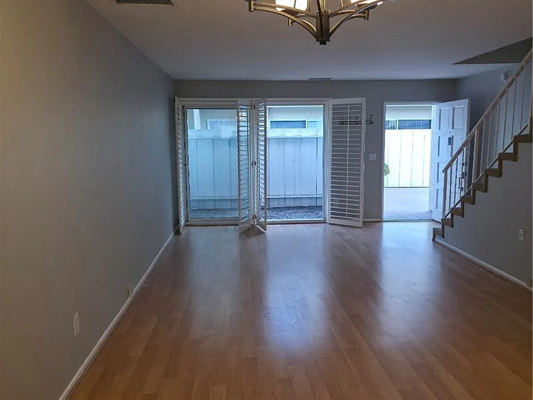 4558 Willis Ave — Photo 7