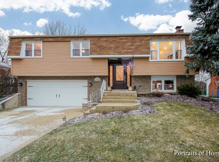 1425 Buena Vista Dr, Wheaton, IL