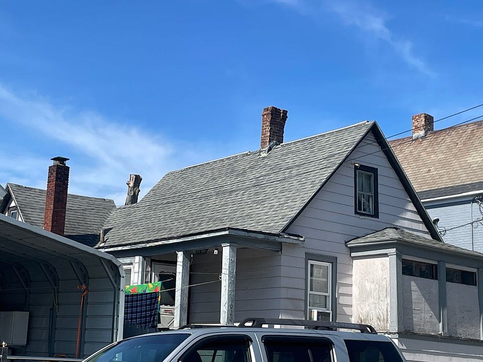 2nd image of 1020 Stanley St