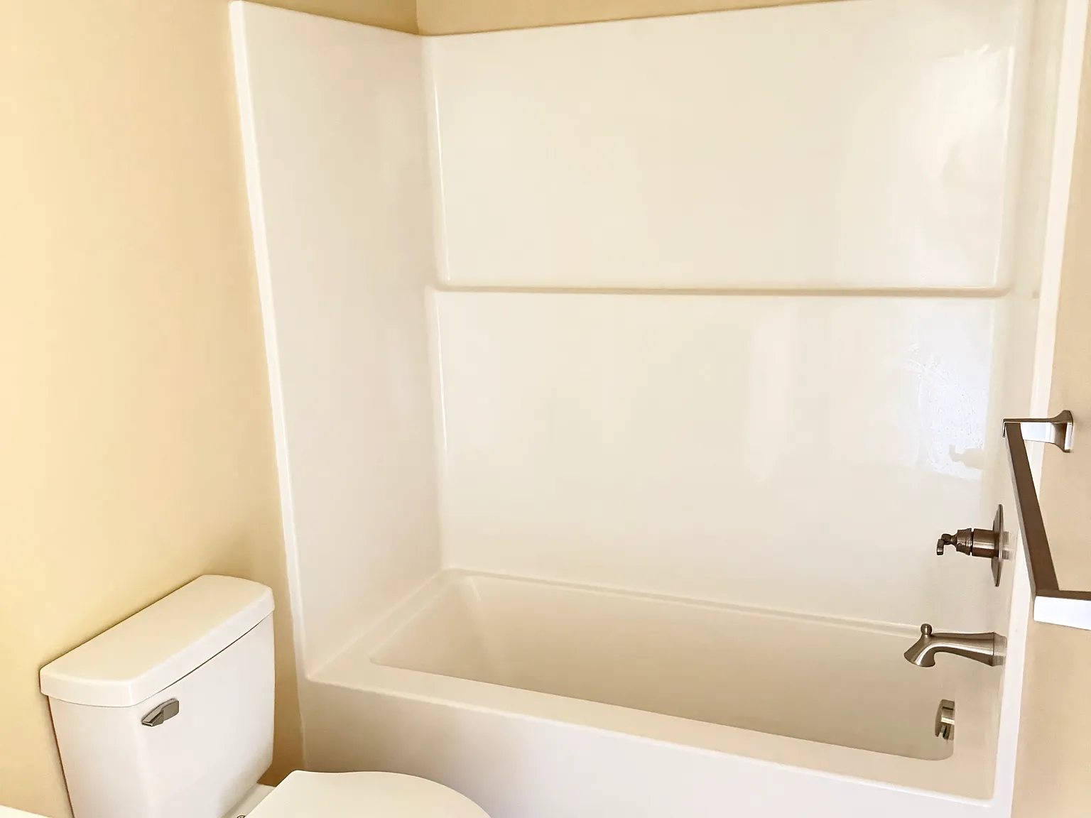 3 bed, 1136 sqft, $1,600 — Photo 3