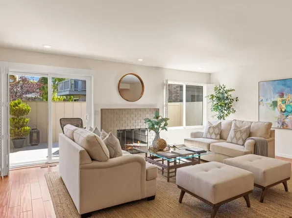 3850 Rio Rd APT 61, Carmel, CA 93923