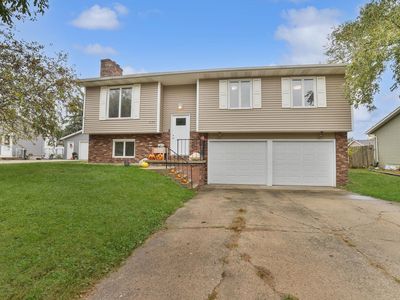 2126 Oxford Ln, Cedar Falls, IA, 50613