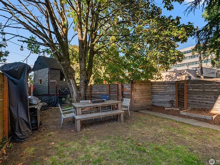 1415 E Denny Way #2 — Photo 21