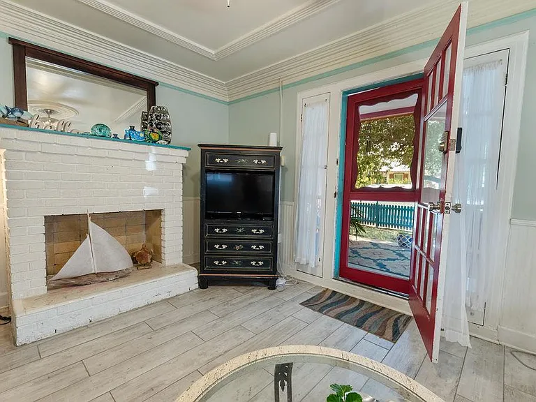 239 Washington St — Photo 45
