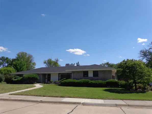 316 W 23rd St, Hays, KS 67601