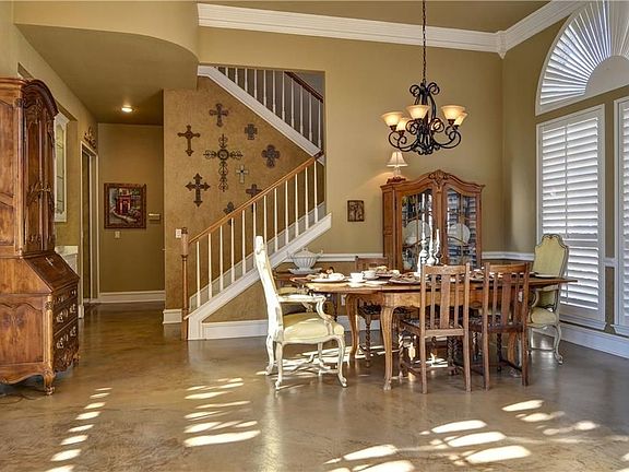 5th image of 4536 Waterford Dr