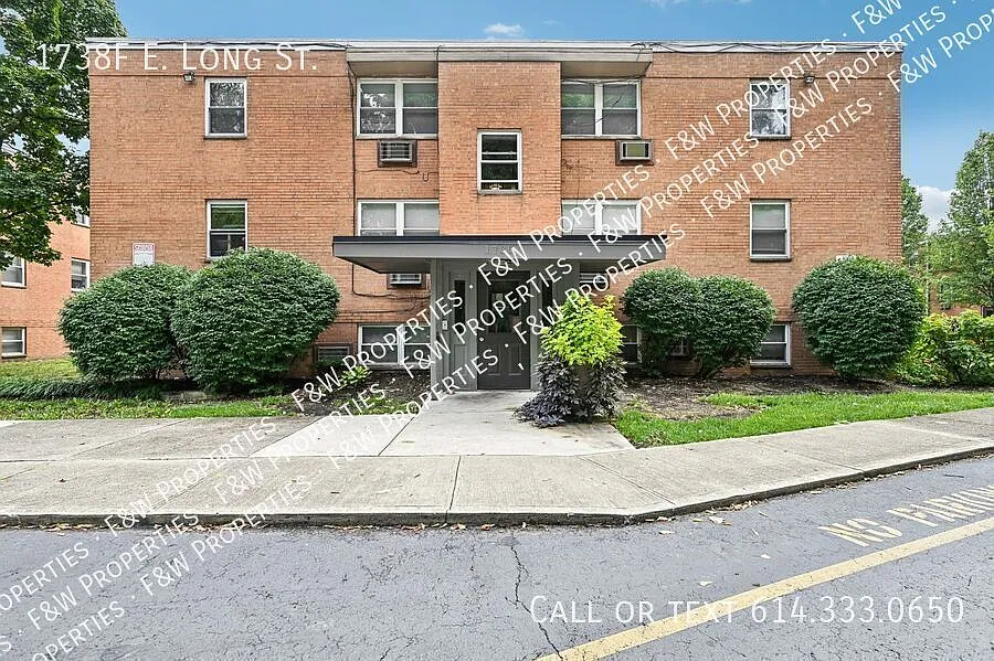 Spacious 2BR in Woodland Park Walk to Franklin Park! — Photo 3