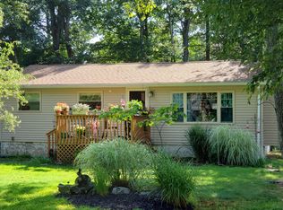 110 Yvonne Ln, Dingmans Ferry, PA