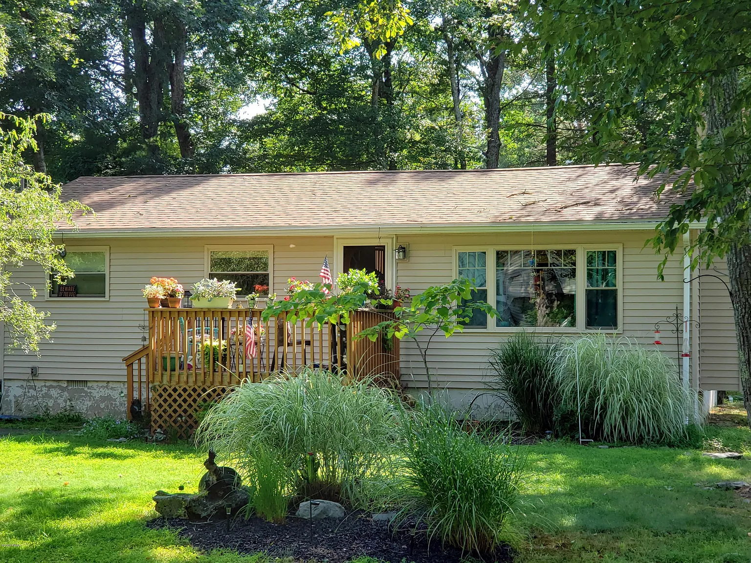 110 Yvonne Ln photo 1
