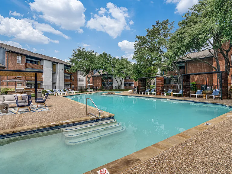 Raleigh At Towne Crossing — Photo 45