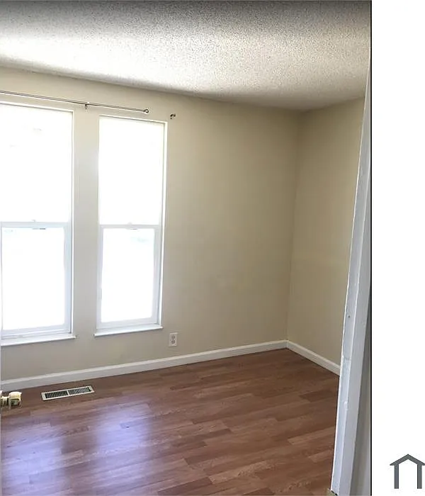 3 bed, 1.5 bath, 1149 sqft, $3,450 — Photo 4