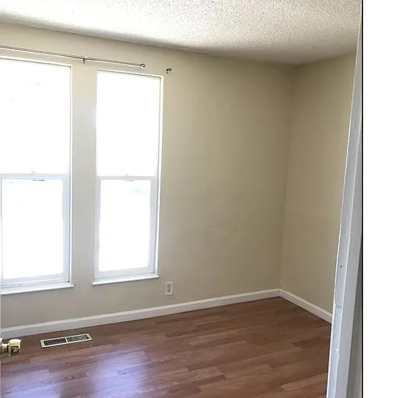 5712 Poplar Cmn — Photo 5