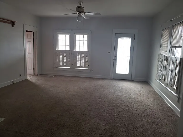 1001 S Walnut St — Photo 6