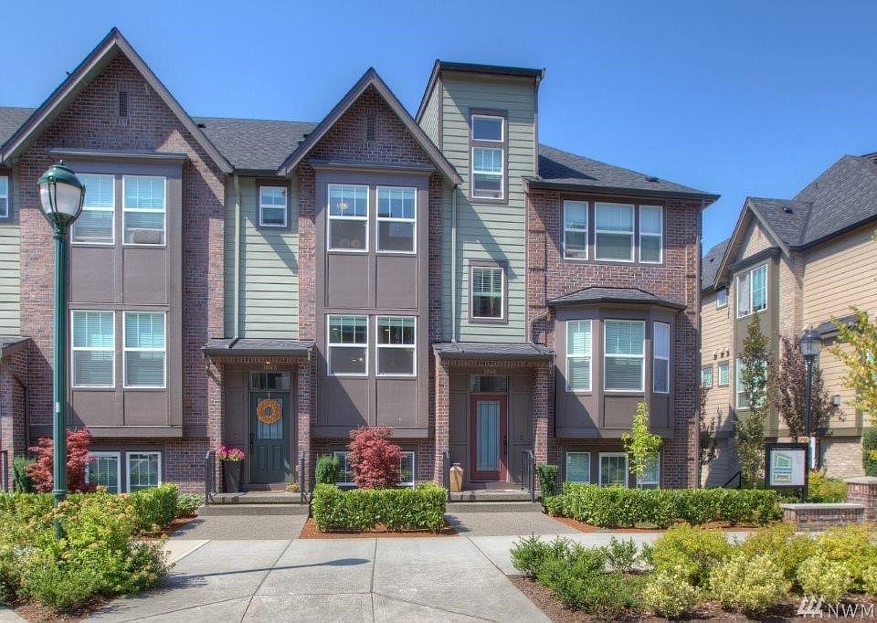 1st image of 1043 10th Ave NE