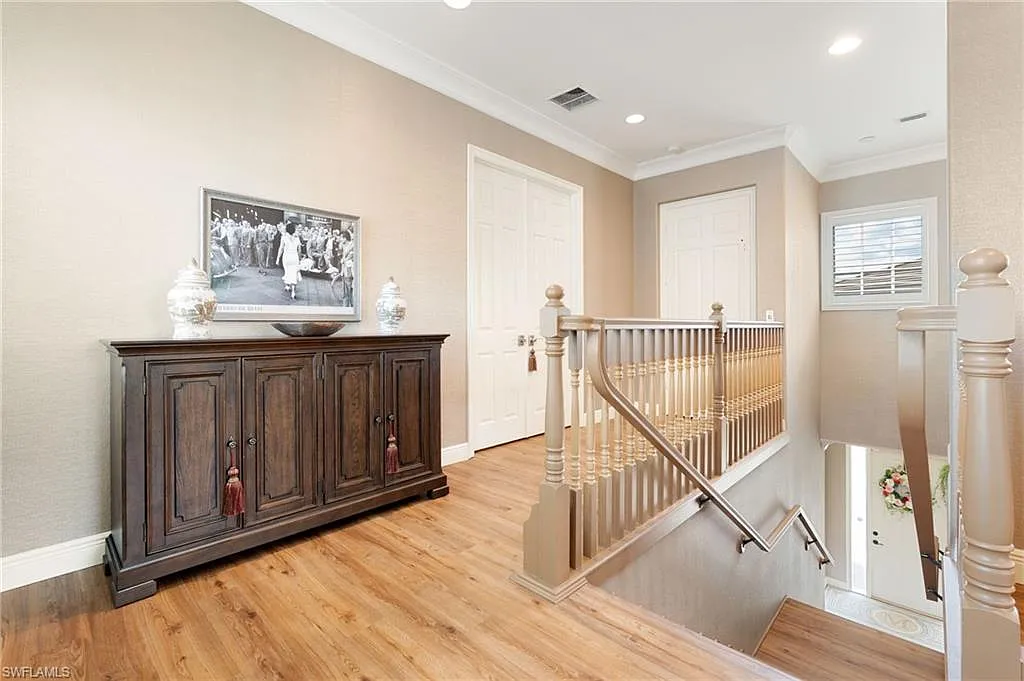 3 bed, 3.5 bath, 2547 sqft, $7,475 — Photo 3