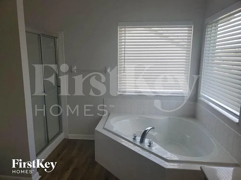 356 Brandon Dr — Photo 28