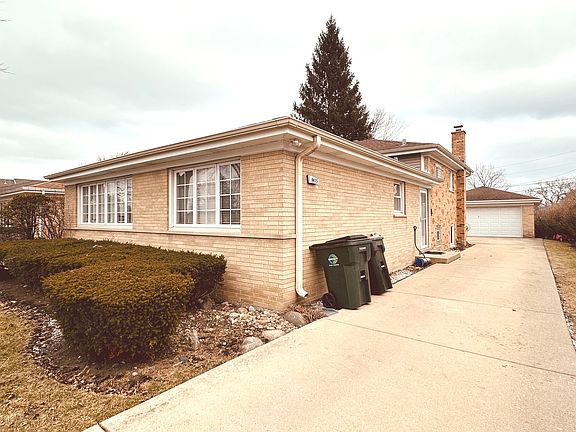 2nd image of 8415 N Ottawa Ave