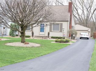 416 Forest Hill Dr, Youngstown, OH