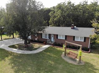 605 Hayes Rd, Starr, SC 29684