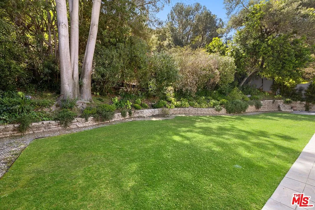 5 bed, 4.5 bath, 3200 sqft, $16,500 — Photo 2