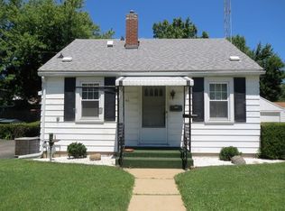 411 E Graham St, Dixon, IL 61021