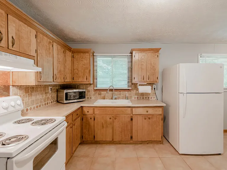 Creekdale Dr — Photo 5