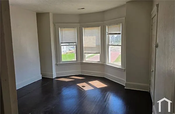 2 bed, 1200 sqft, $900 — Photo 2