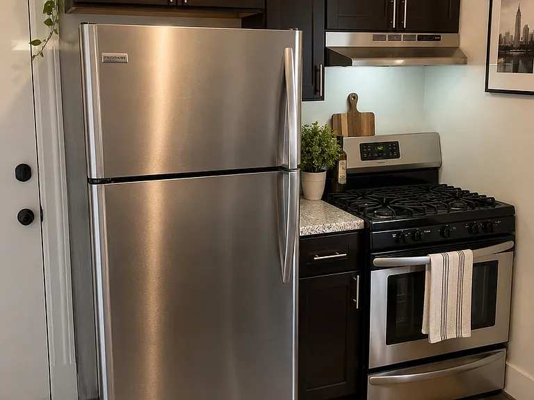 100 E Preston St #3 — Photo 2