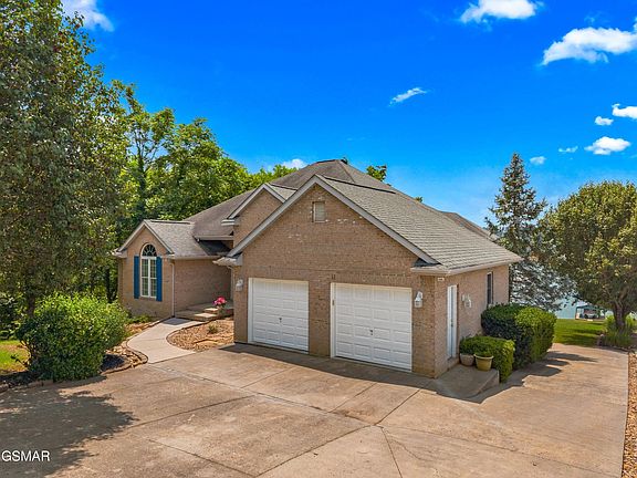 2nd image of 211 Mariners Ln
