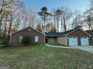 5911 Summerglen Ln, Atlanta, GA 30349