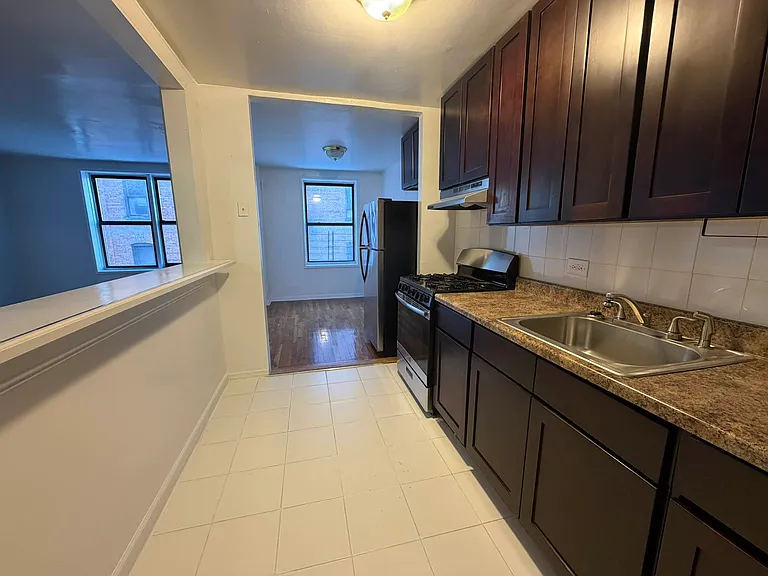 425 E 96th St #6N — Photo 3