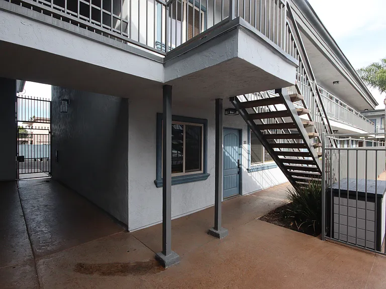 1450 Iris Ave #11 — Photo 8