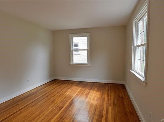 3rd image of 4818 W Franklin St