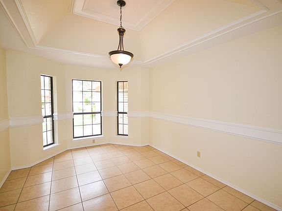 5th image of 2802 Becky Ln