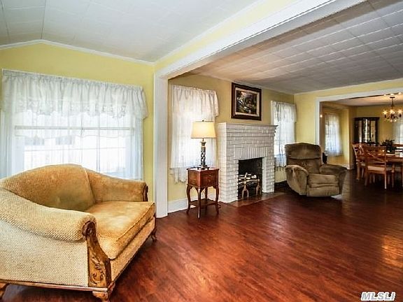 3rd image of 97 Baisley Ave