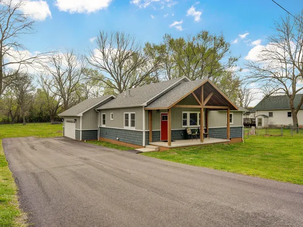 3350 S Horseshoe Avenue, Springfield, MO 65804