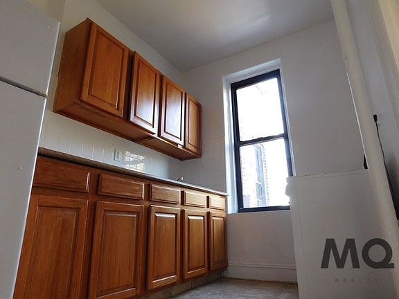 4th image of 3114 35th St APT 2C