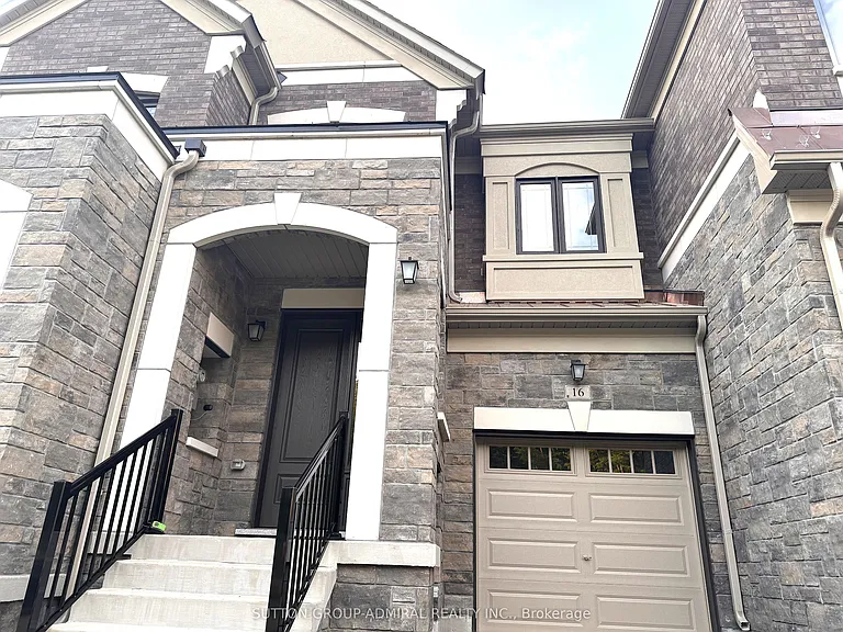 16 Donnacona Dr — Photo 2