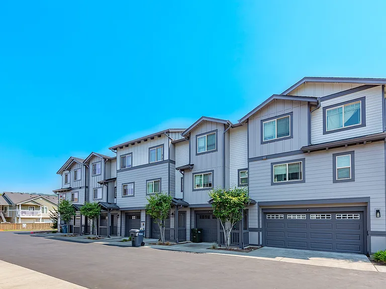 Aster Townhomes — Photo 8