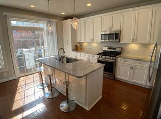 2145 Red Vine Dr, Vienna, VA 22182