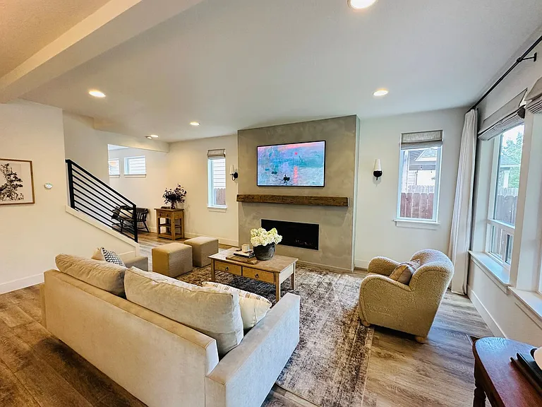 158 S 39th Dr — Photo 11