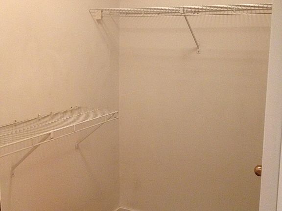 Walk in Closet (Master BR)